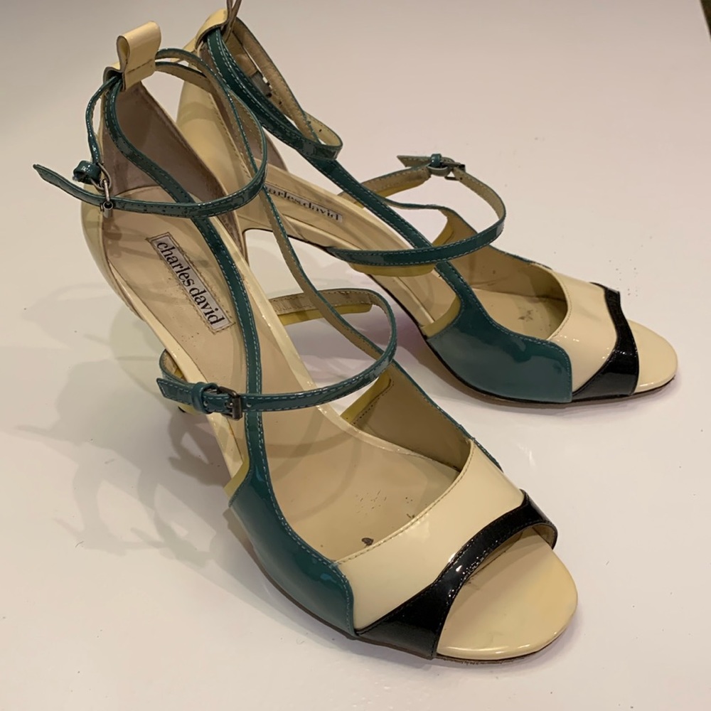 Charles David beige patent leather with black and green strap heels